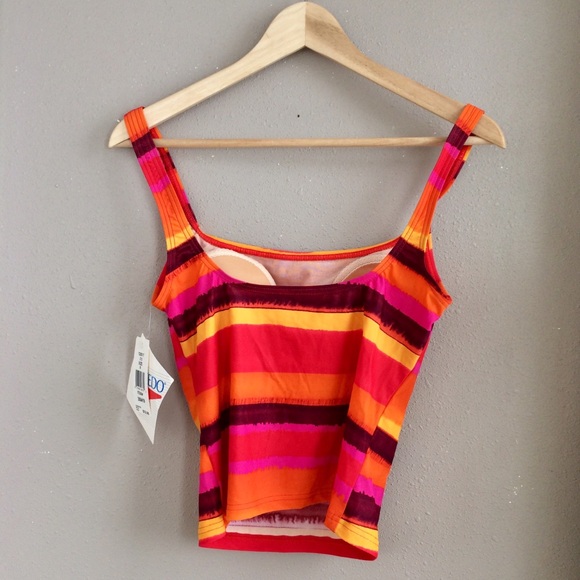 8 🆕 Speedo Swimsuit Top NWT - Picture 4 of 5